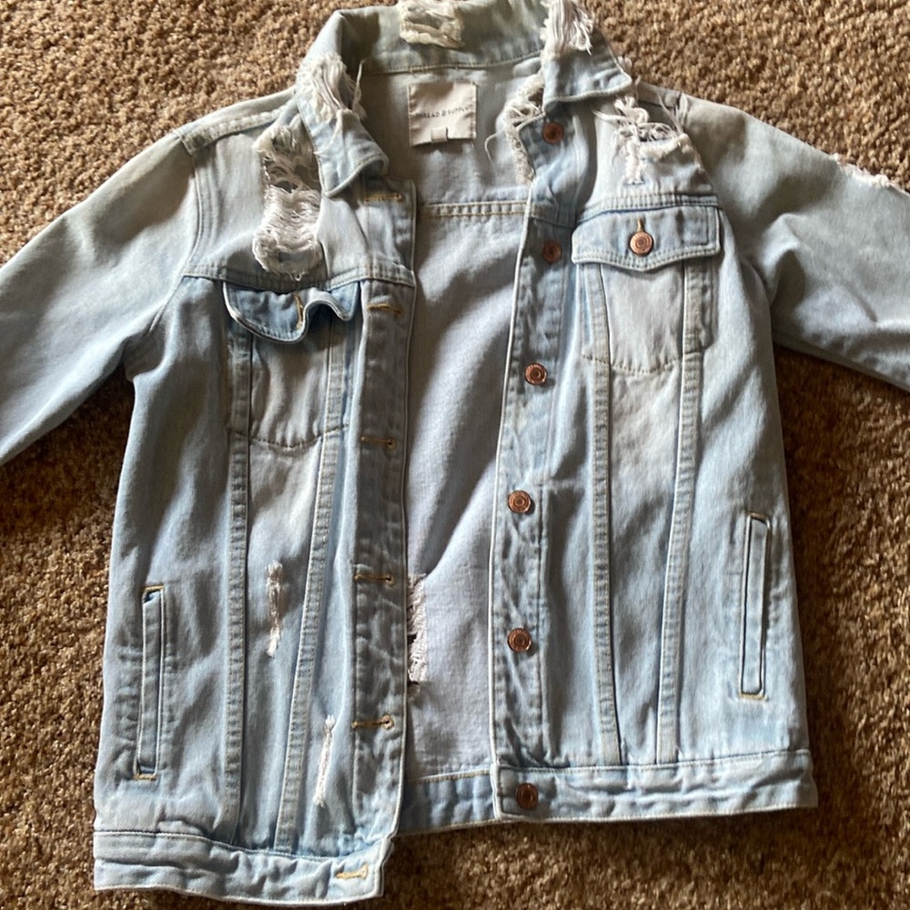 Threw & supply distressed, light denim jacket